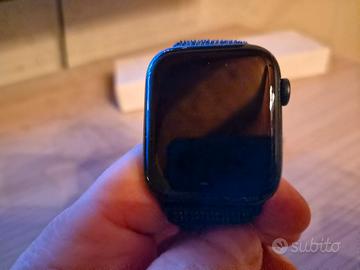 IPhone SE 44mm 