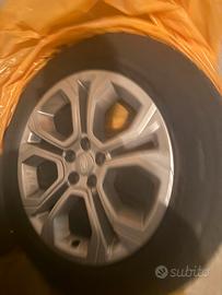 Cerchi con gomme nuovi range rover