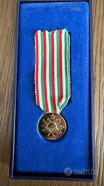 medaglia d'oro 50 anniversario della vittoria