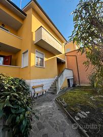 Villa a schiera adiacente al centro