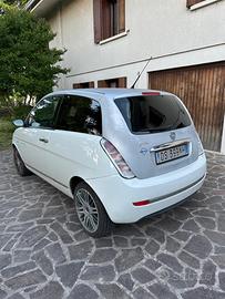 Lancia Y