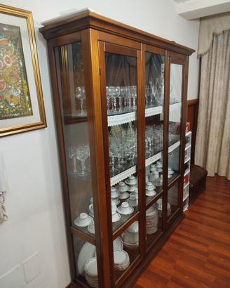 vetrina + set bicchieri di cristallo e tazze
