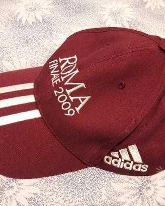 Cappello militare, carlsberg e adidas