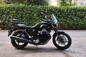 Moto Guzzi v7 Stone 850