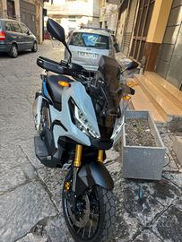 Honda xadv 750