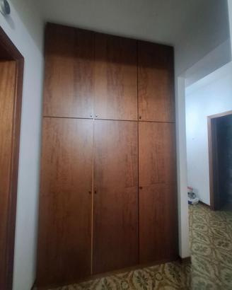 Armadio Vintage  a 3 ante ,  noce