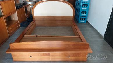 Letto matrimoniale in legno senza rete