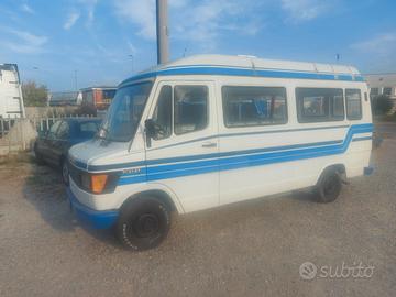 Mercedes 207 per ricambi