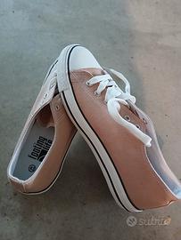 scarpe tipo "Converse"