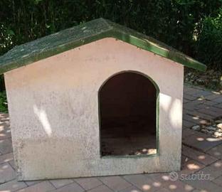 Cuccia cane in cemento casetta