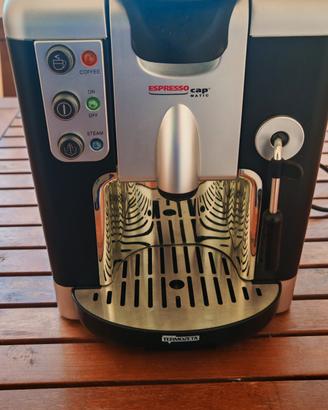 Macchina da caffè a capsule. 