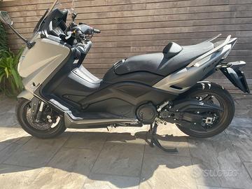 YAMAHA T MAX 530