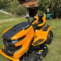 Trattorino taglia erba