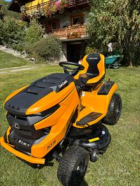 Trattorino taglia erba