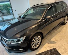 VOLKSWAGEN Passat Variant 2.0 TDI DSG BUSINESS 1