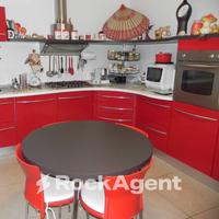 APPARTAMENTO CON BOX, MANSARDA, CANTINA