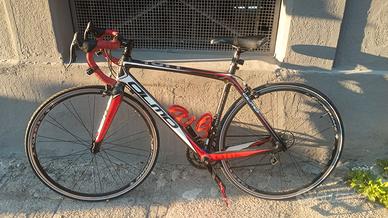 Bici da corsa Olmo in fibra di carbonio 