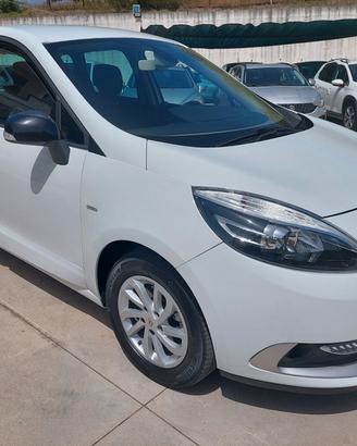 Renault Scenic XMod 1.5 dCi 110 CV Limited