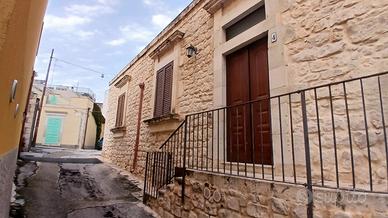Casa indipendente interamente ristrutturata