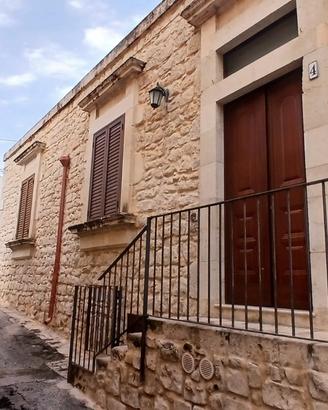 Casa indipendente interamente ristrutturata