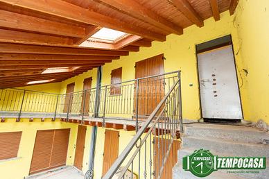 4 LOCALI DUPLEX DA ULTIMARE