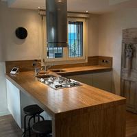 Cucina in travertino