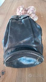 Borsa in vera pelle nera , modello a zainetto