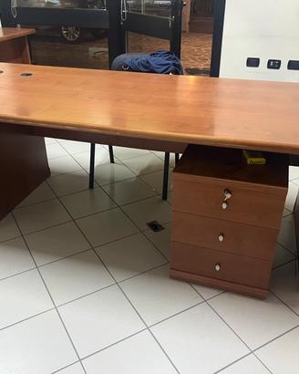 Tavolo/ scrivania da ufficio