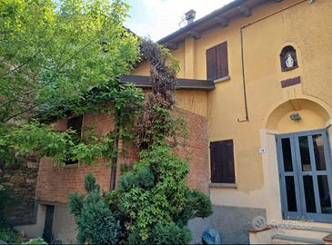 Rustico. Casa vetusta ma sana e abitabile con mod