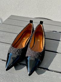 Ballerine a punta in vera pelle e bouclé .Nuove 37