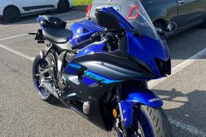 Yamaha r7