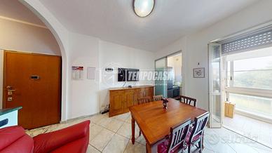 3 LOCALI CON BOX AUTO COMPRESO!