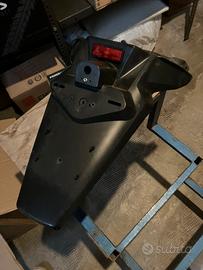 Porta targa origina parafango posteriore Xmax 250