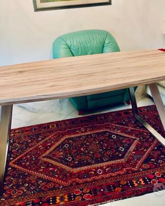 Tavolo di design scandinavo