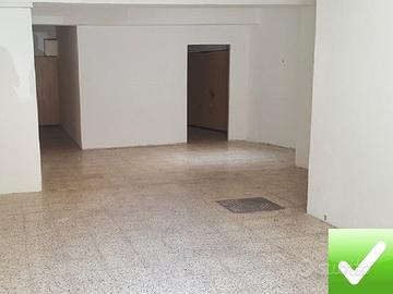 Ampio Locale Commerciale Pressi Industriale