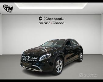 MERCEDES GLA (X156) GLA 180 d Automati...