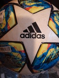 Adidas Champions League pallone 