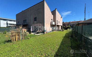 Villa indipendente a pochi passi dal Parco di Monz