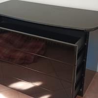 cassettiera in legno laccato nero