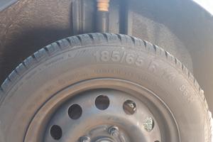 4 ruote Ford Focus 185/65 r14 86h