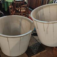 2 mastelli per vinificazione da 350 Litri ciascuno
