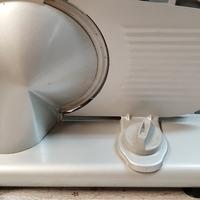 affettatrice uso domestico 