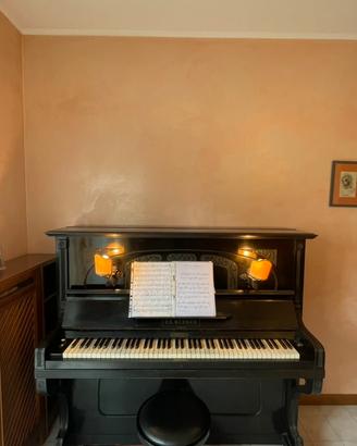 Pianoforte verticale E.D. Werner con sgabello