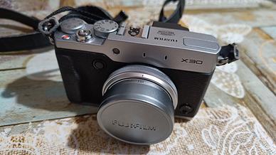Fotocamera Fujifilm x30 + flash Nissin I40 e altro