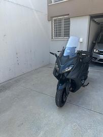 Yamaha tmax 560