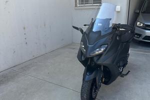 Yamaha tmax 560