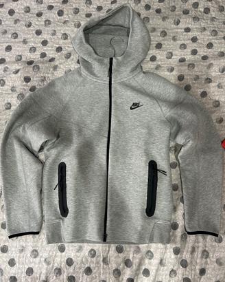 felpa nike tech