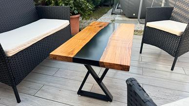 Tavolino artigianale Rovere + Resina nera