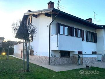 Villetta a schiera di 250 m² con 5 locali e box au