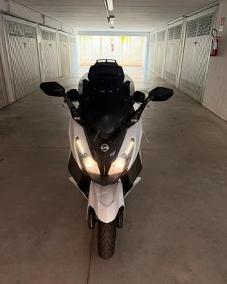 Scooter Sym cruisym 300